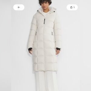 Aritzia Snug Superpuff NWT